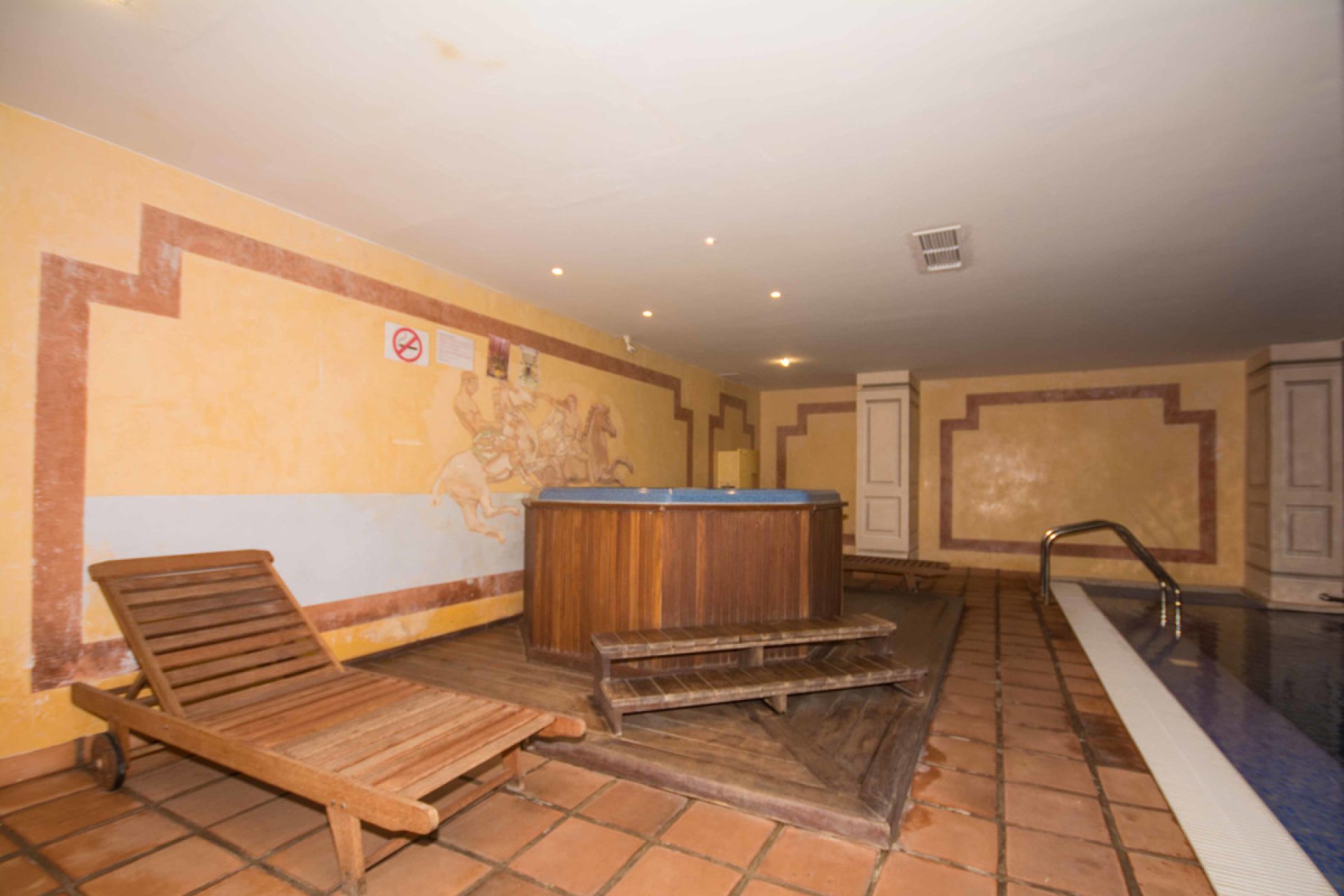 Resale - Ground floor apartment - Estepona - New Golden Mile