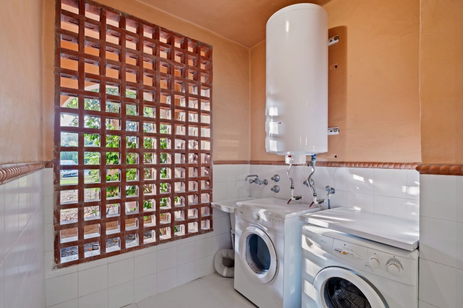 Resale - Ground floor apartment - Estepona - New Golden Mile