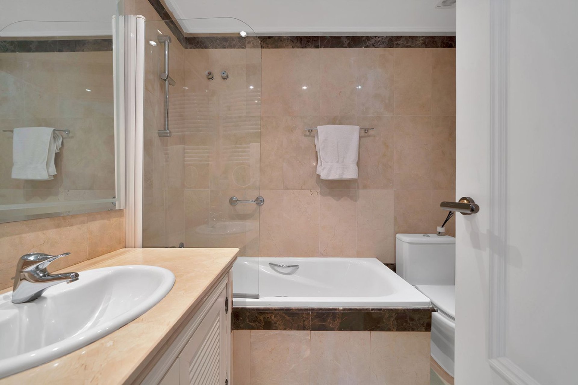 Resale - Ground floor apartment - Estepona - New Golden Mile