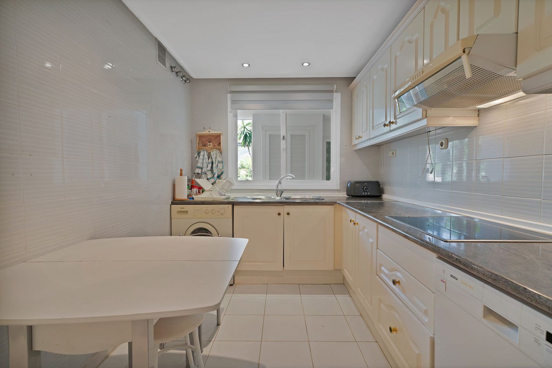 Resale - Ground floor apartment - Estepona - New Golden Mile