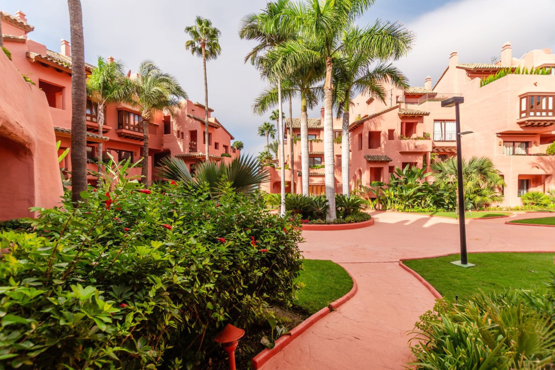 Resale - Ground floor apartment - Estepona - New Golden Mile