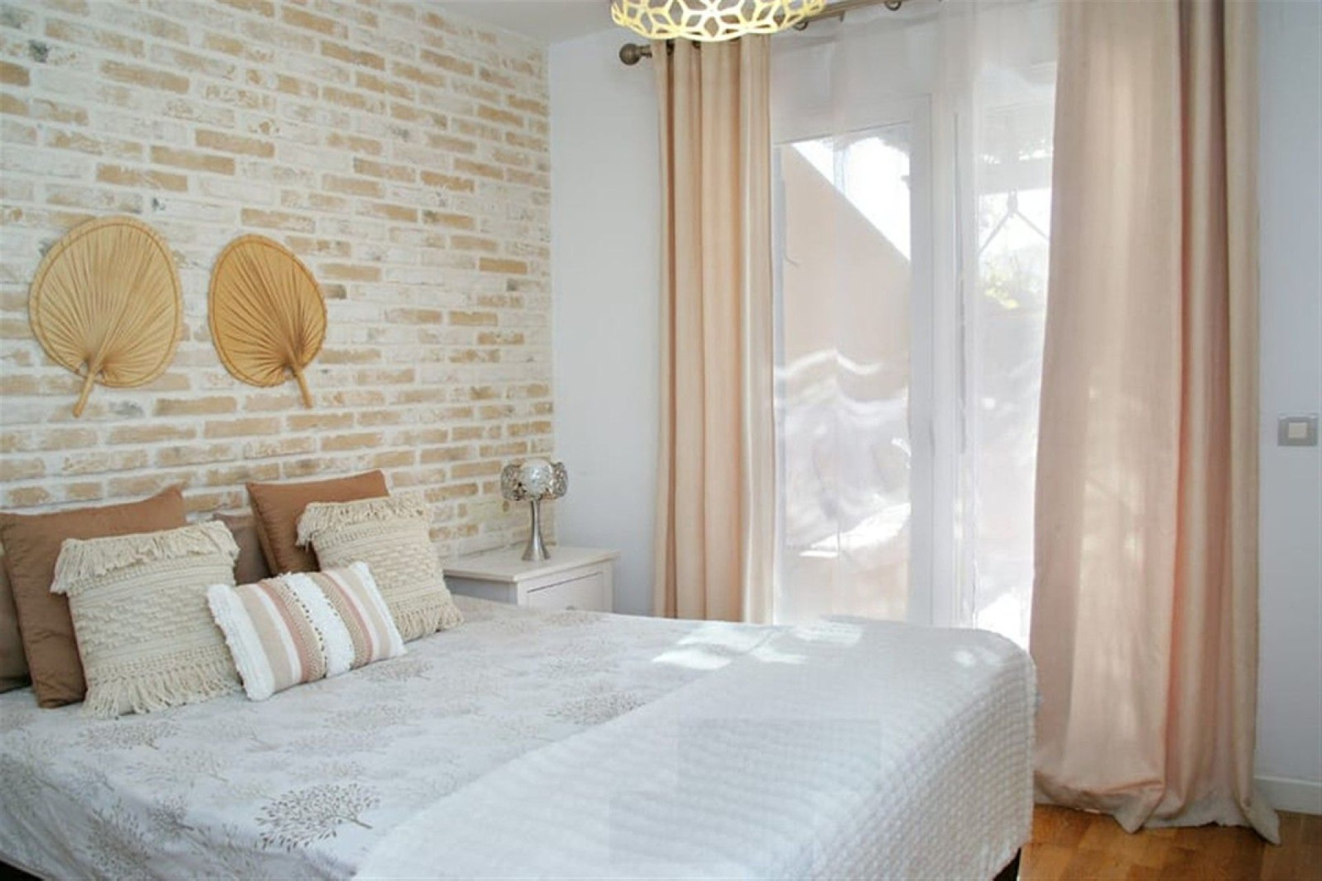 Resale - Ground floor apartment - Estepona - Selwo