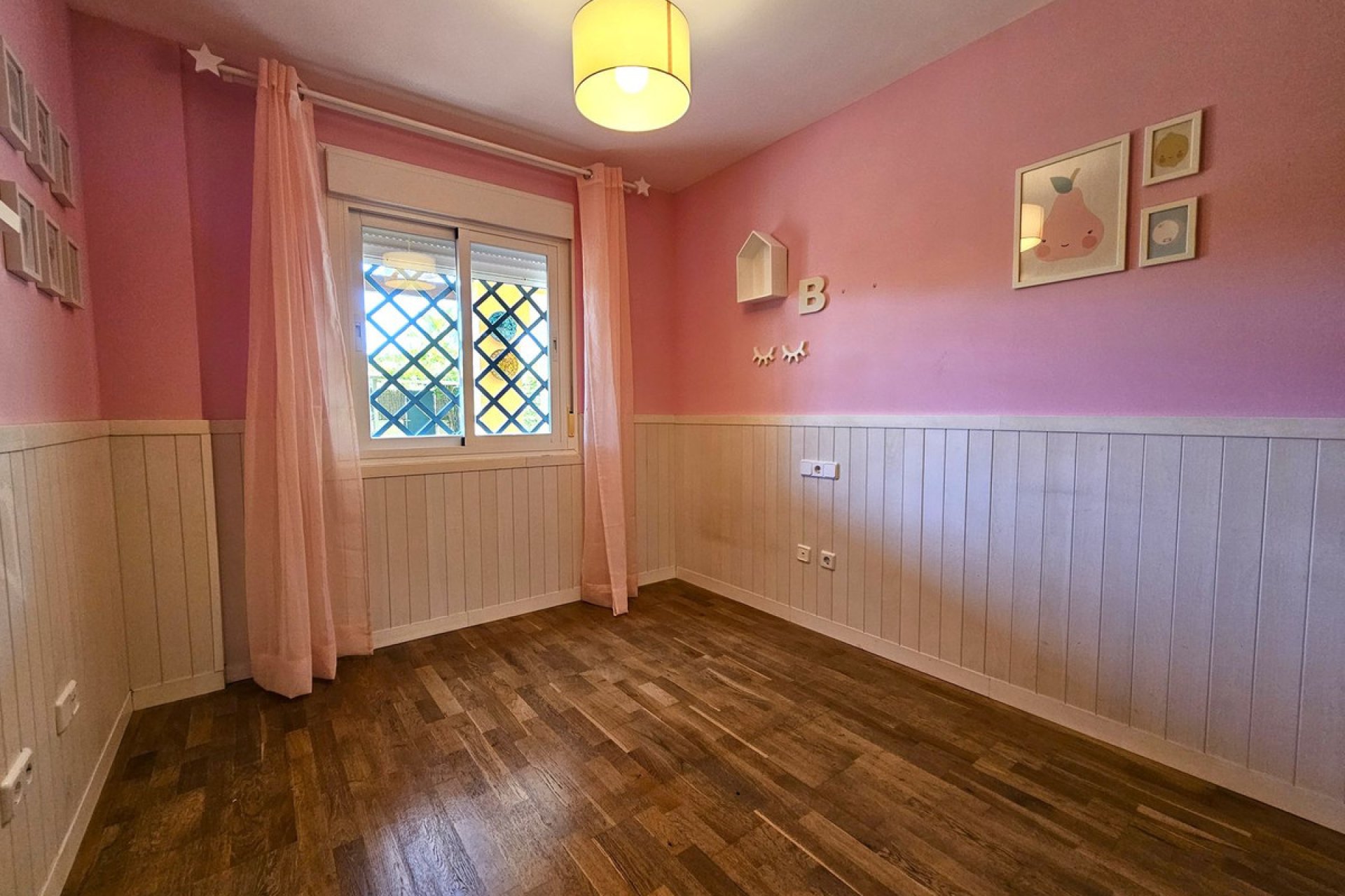 Resale - Ground floor apartment - Estepona - Selwo