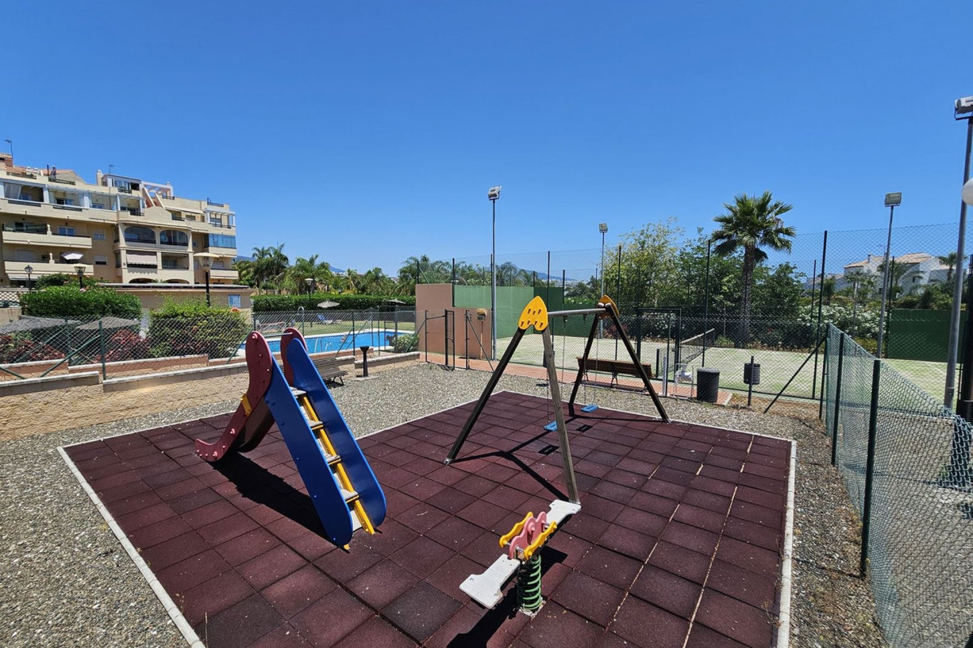 Resale - Ground floor apartment - Estepona - Selwo