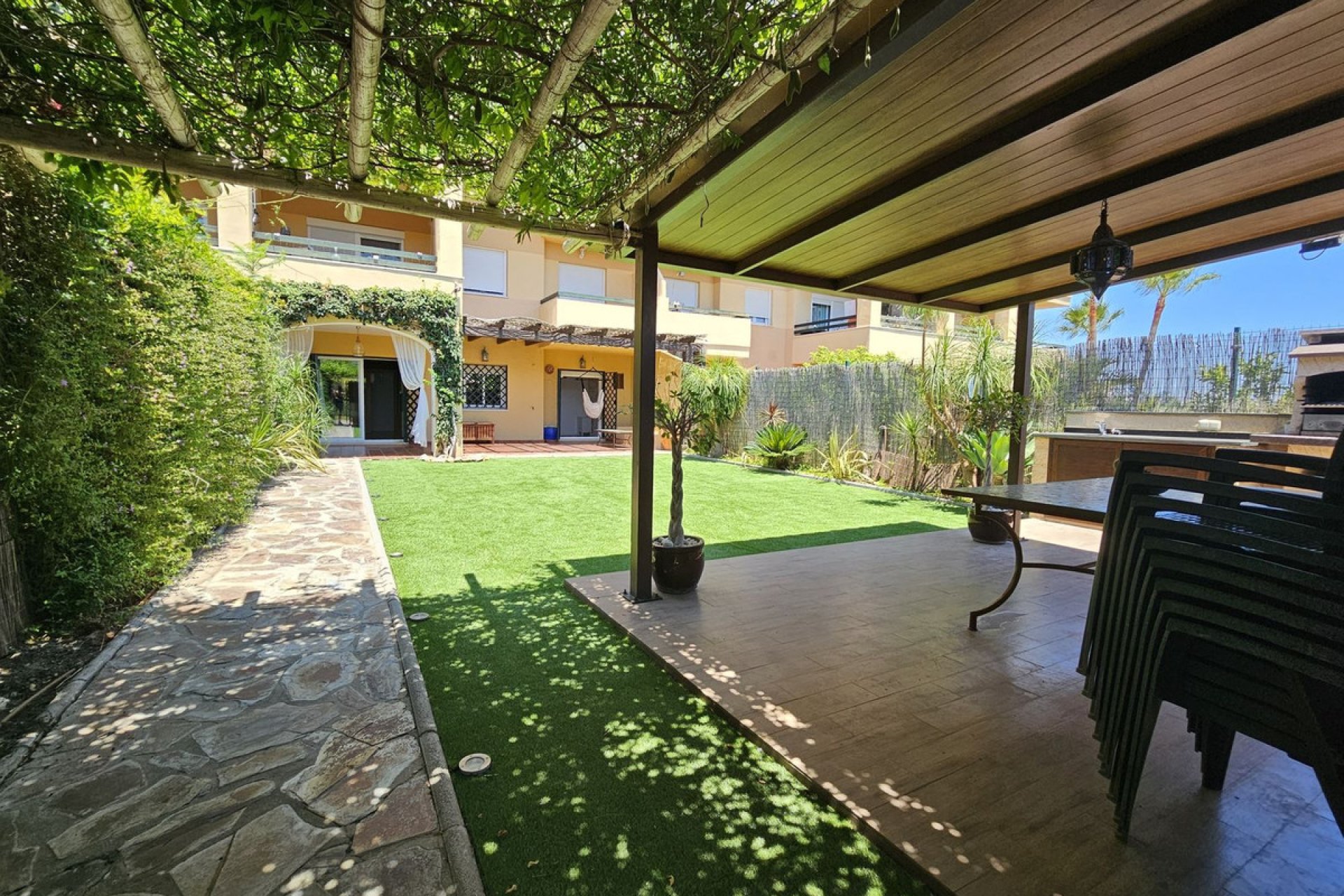 Resale - Ground floor apartment - Estepona - Selwo