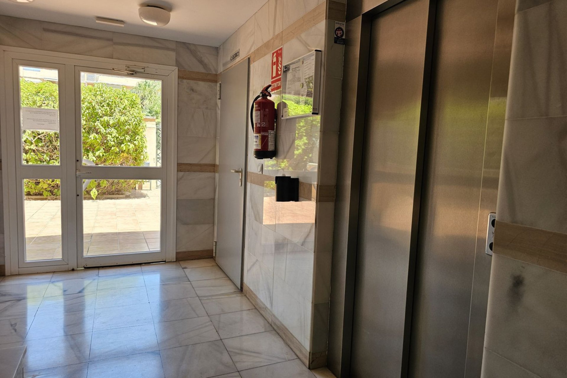 Resale - Ground floor apartment - Estepona - Selwo