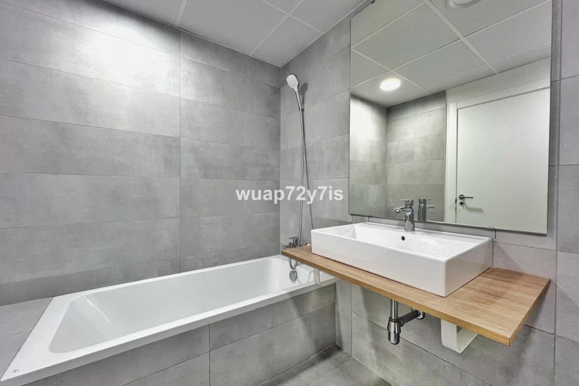 Resale - Ground floor apartment - Estepona - Selwo