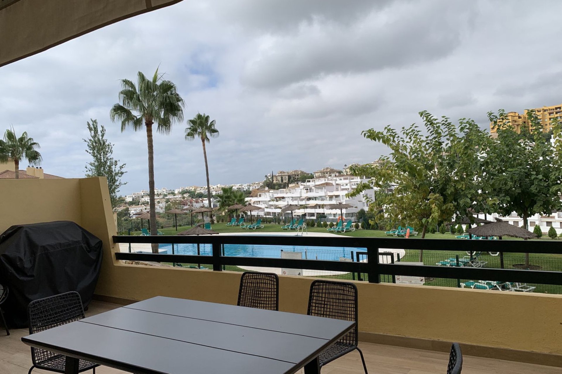 Resale - Ground floor apartment - Estepona - Selwo