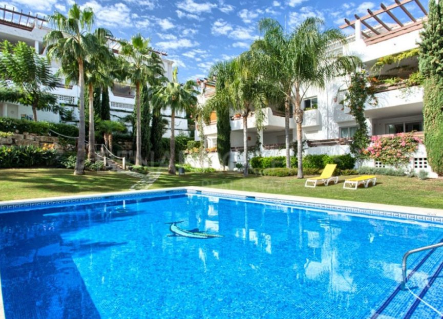 Resale - Ground floor apartment - Estepona - Selwo