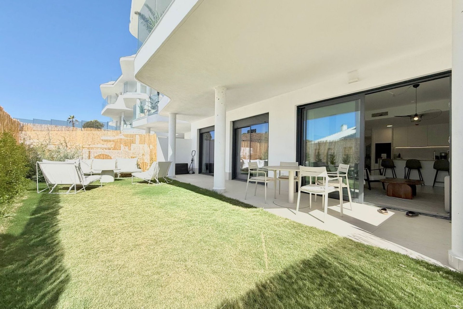Resale - Ground floor apartment - Fuengirola - Higueron
