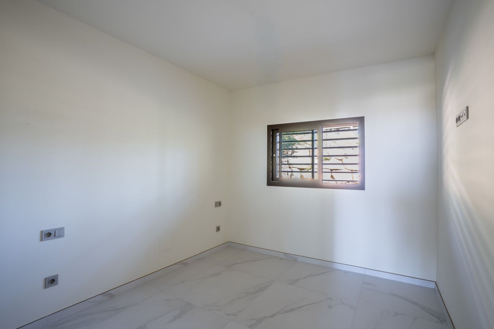 Resale - Ground floor apartment - Fuengirola - Higueron