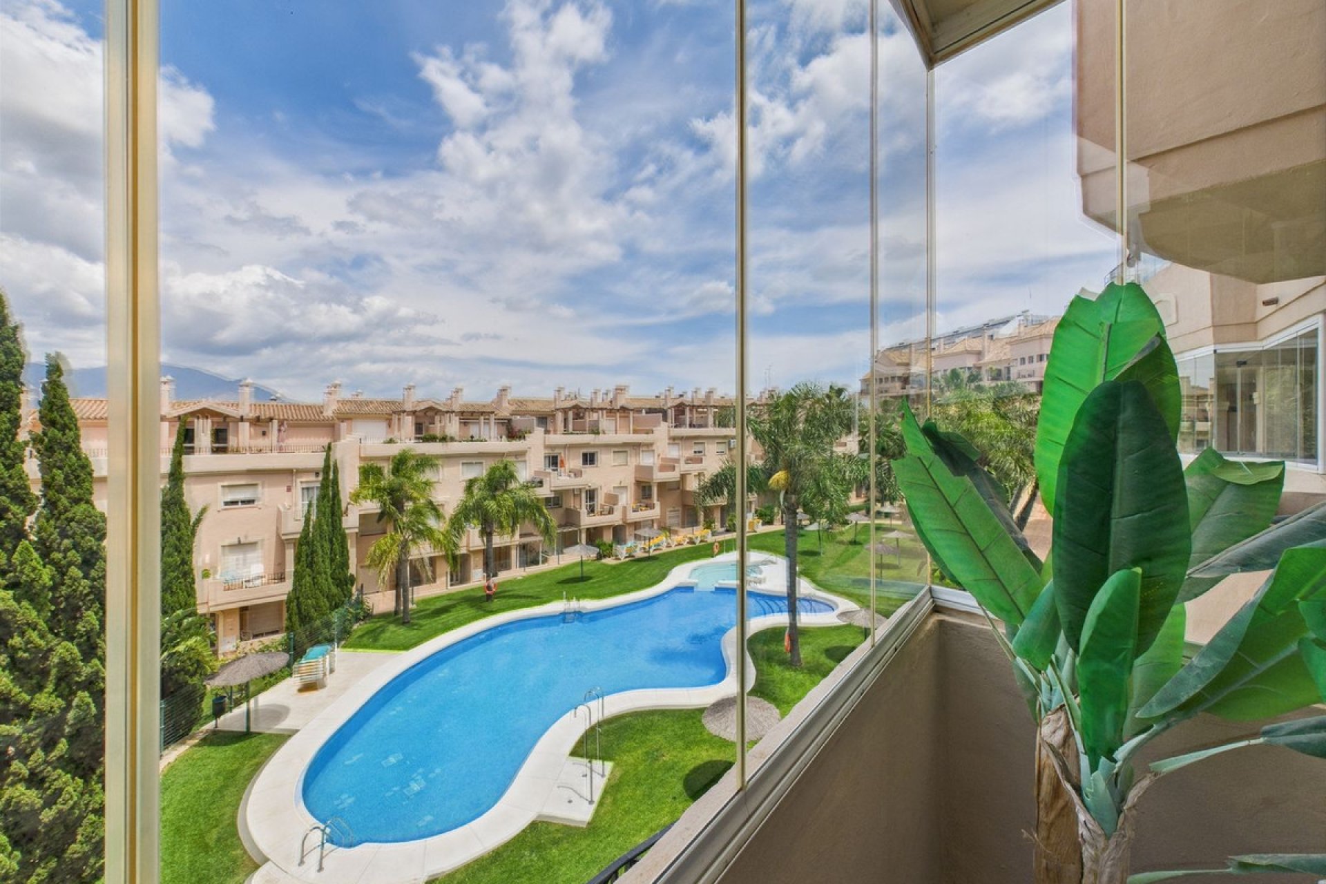 Resale - Ground floor apartment - Manilva - La Duquesa