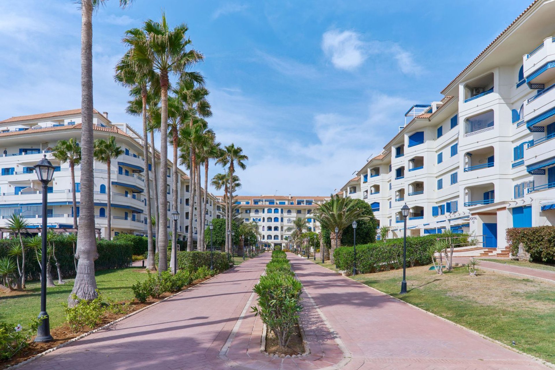 Resale - Ground floor apartment - Manilva - San Luis de Sabinillas