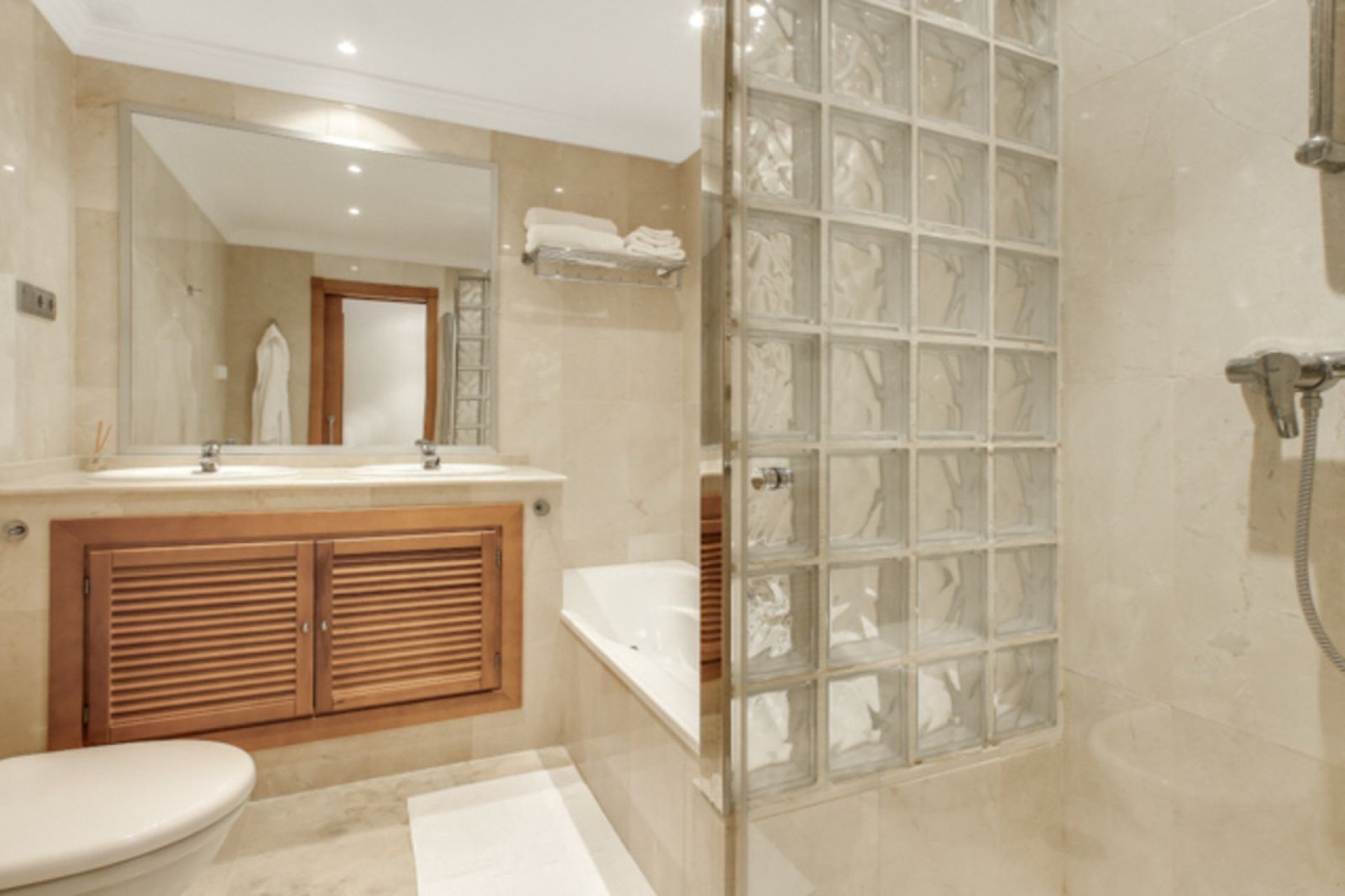 Resale - Ground floor apartment - Marbella - Aloha