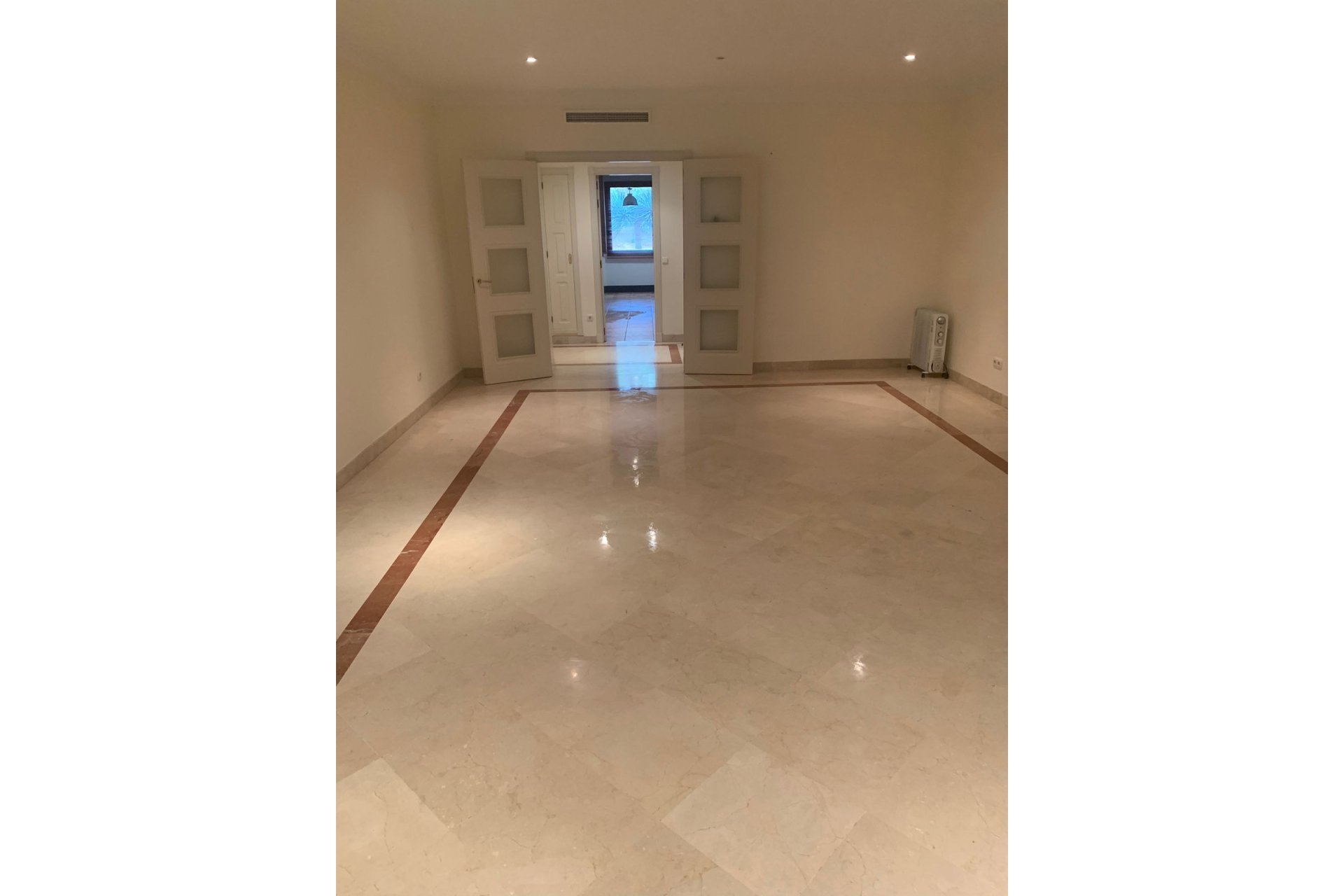 Resale - Ground floor apartment - Marbella - Bahía de Marbella