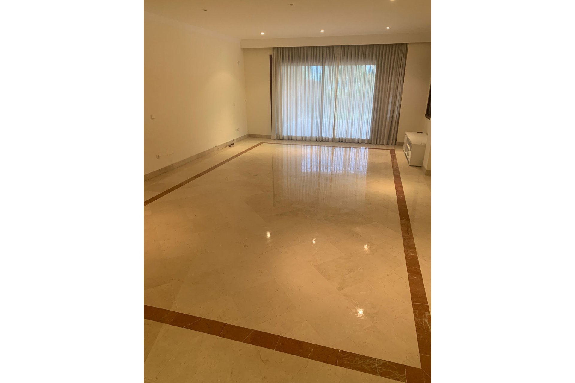 Resale - Ground floor apartment - Marbella - Bahía de Marbella