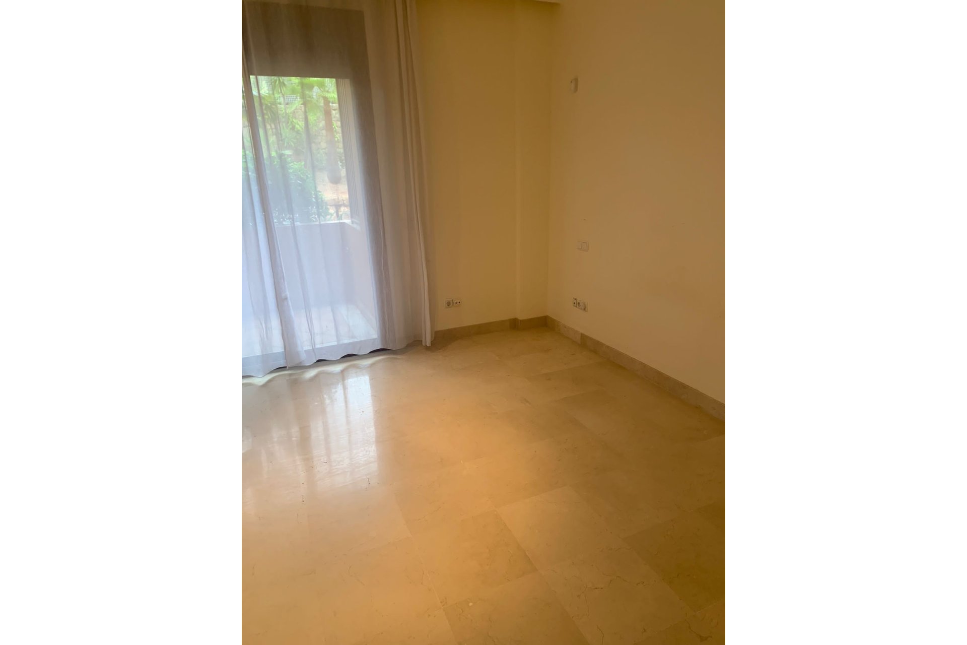 Resale - Ground floor apartment - Marbella - Bahía de Marbella