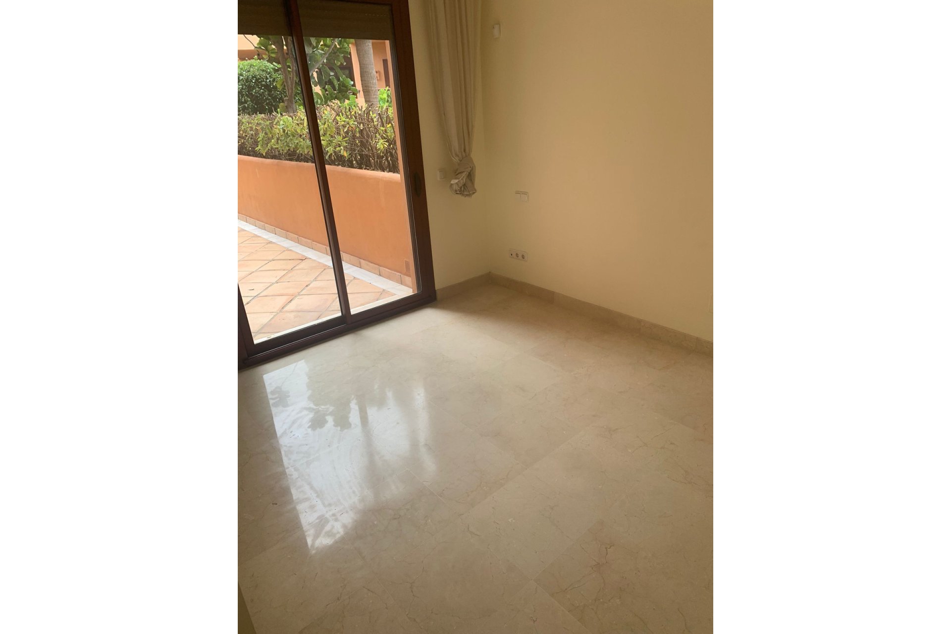 Resale - Ground floor apartment - Marbella - Bahía de Marbella