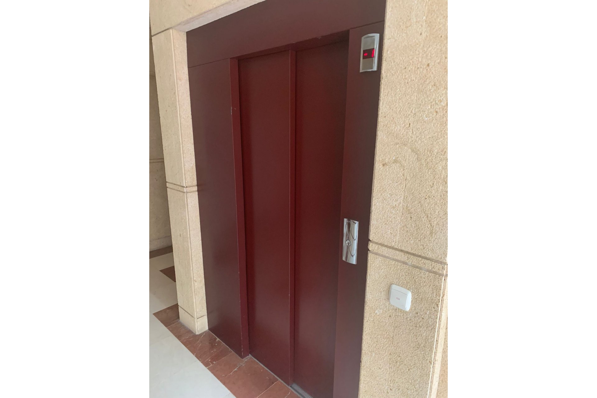 Resale - Ground floor apartment - Marbella - Bahía de Marbella