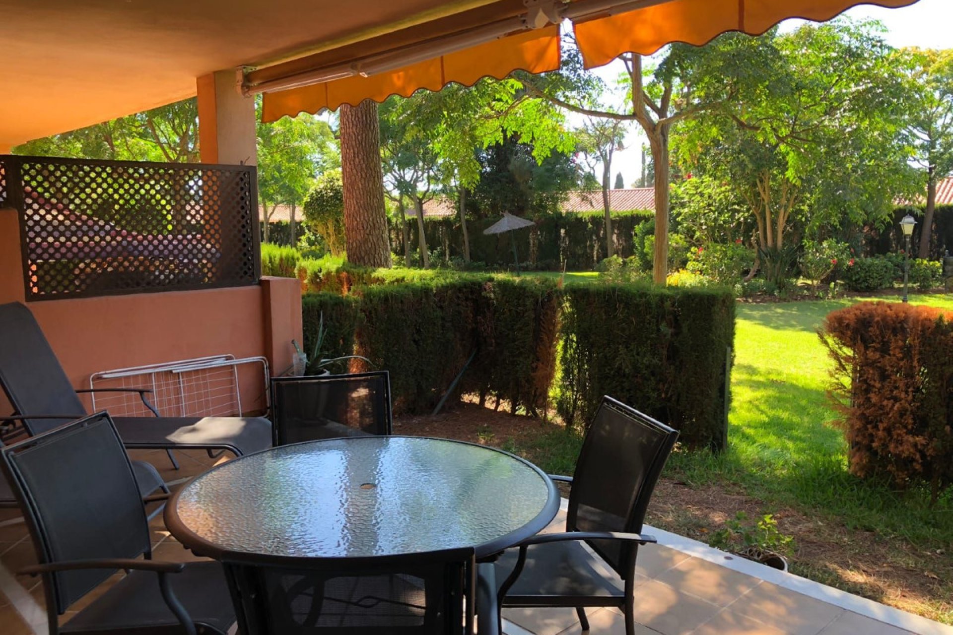 Resale - Ground floor apartment - Marbella - Elviria