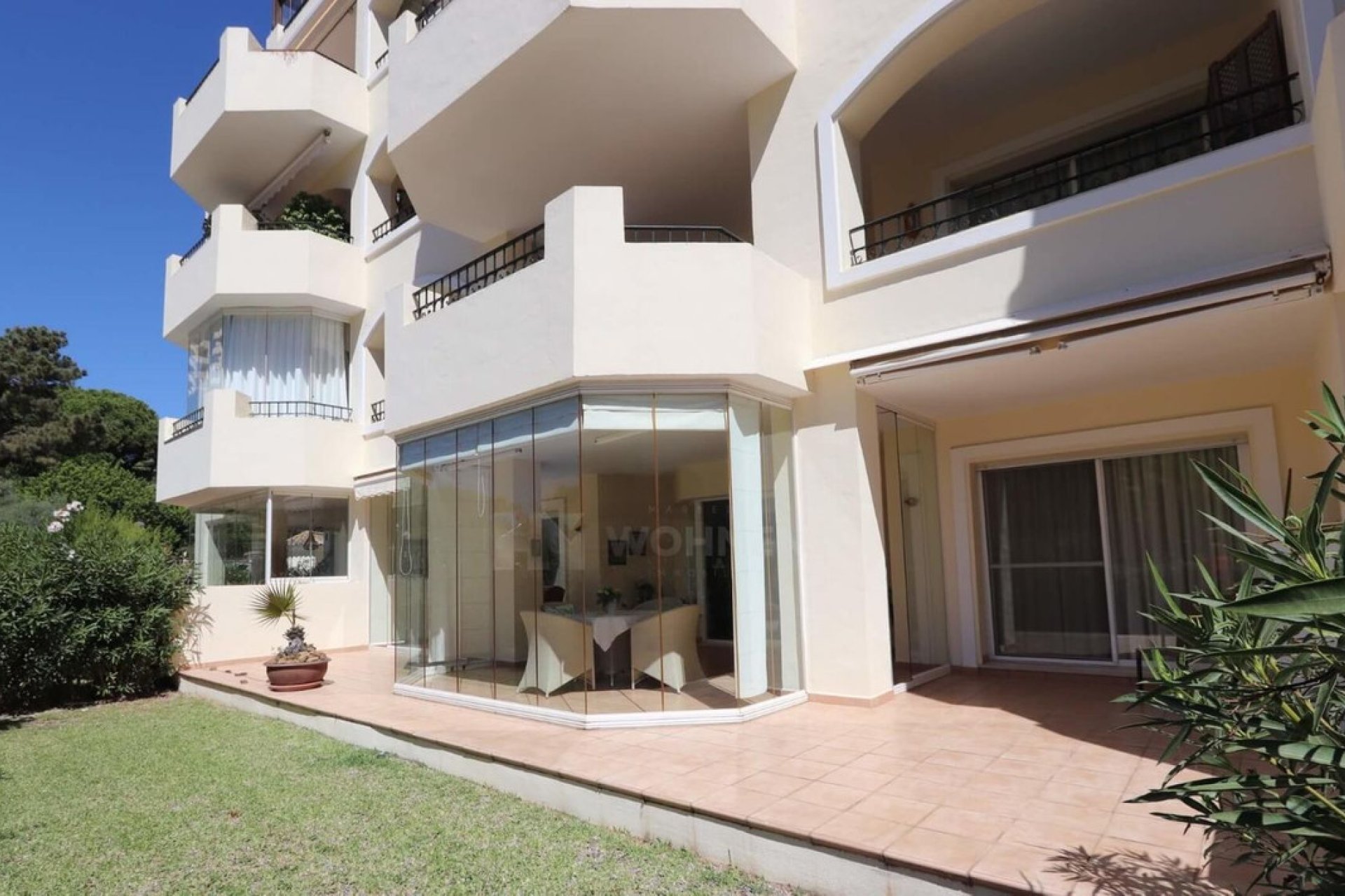 Resale - Ground floor apartment - Marbella - Elviria