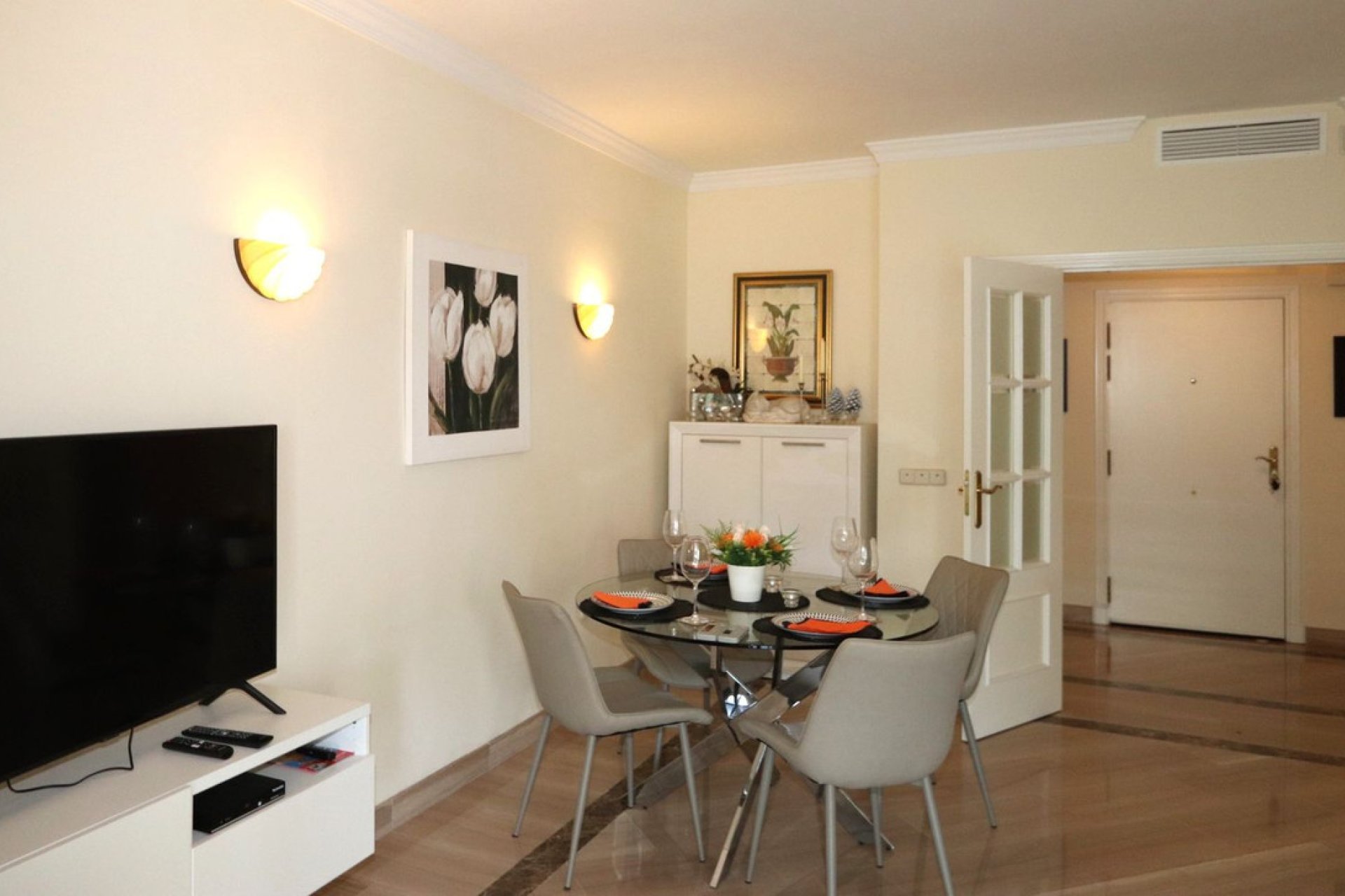 Resale - Ground floor apartment - Marbella - Elviria