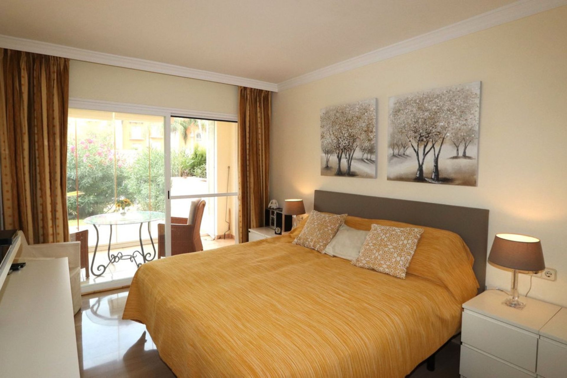 Resale - Ground floor apartment - Marbella - Elviria