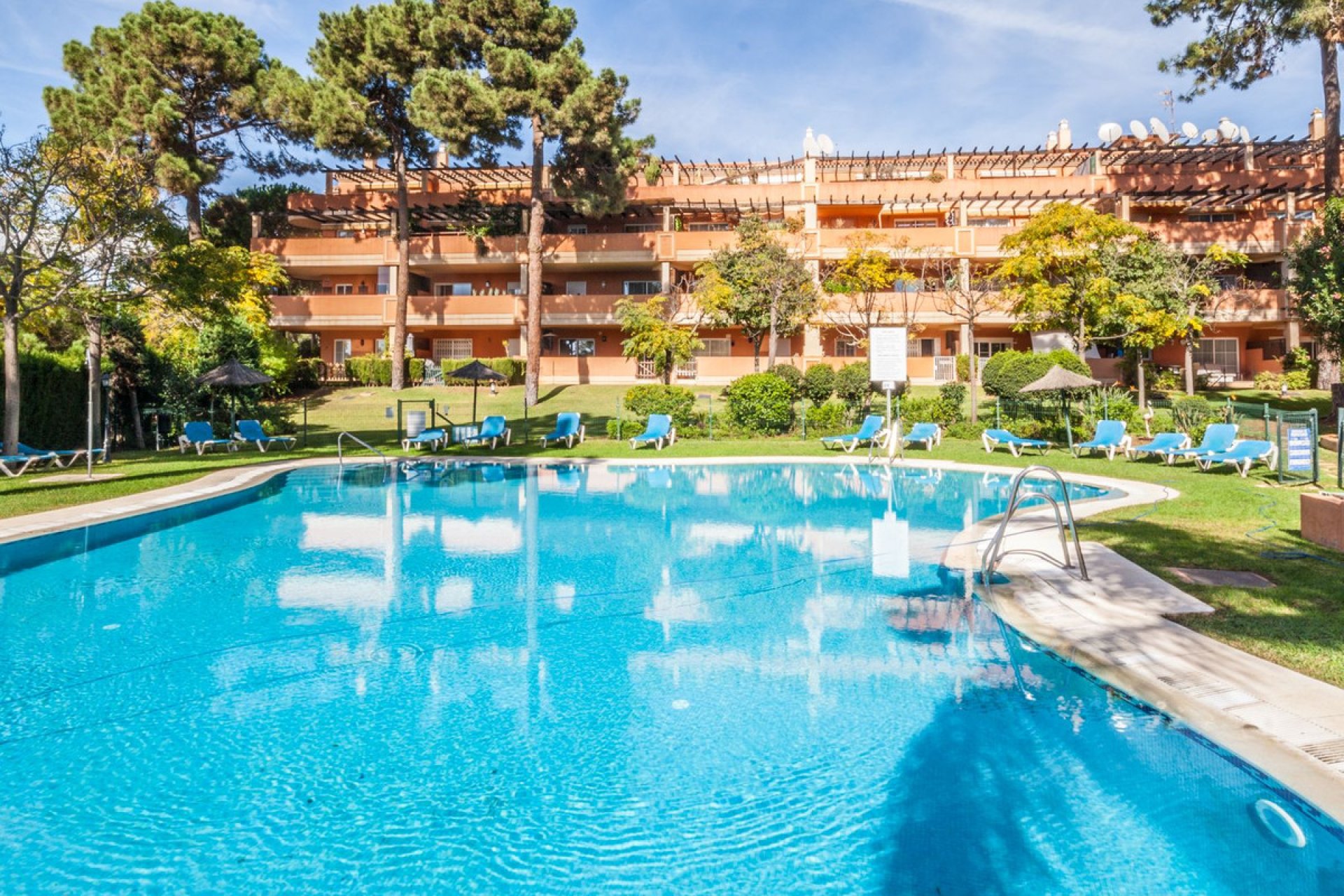 Resale - Ground floor apartment - Marbella - Elviria