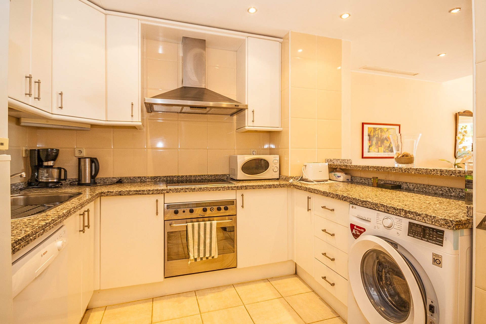 Resale - Ground floor apartment - Marbella - Elviria