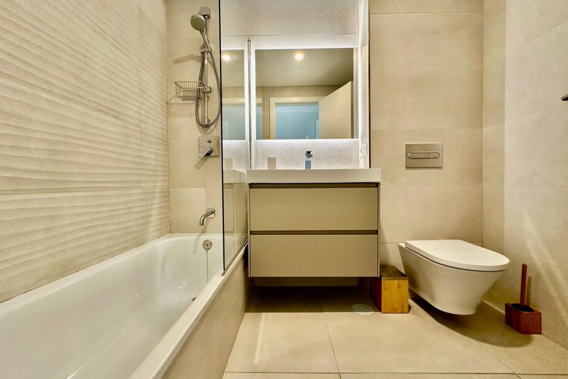 Resale - Ground floor apartment - Marbella - Elviria