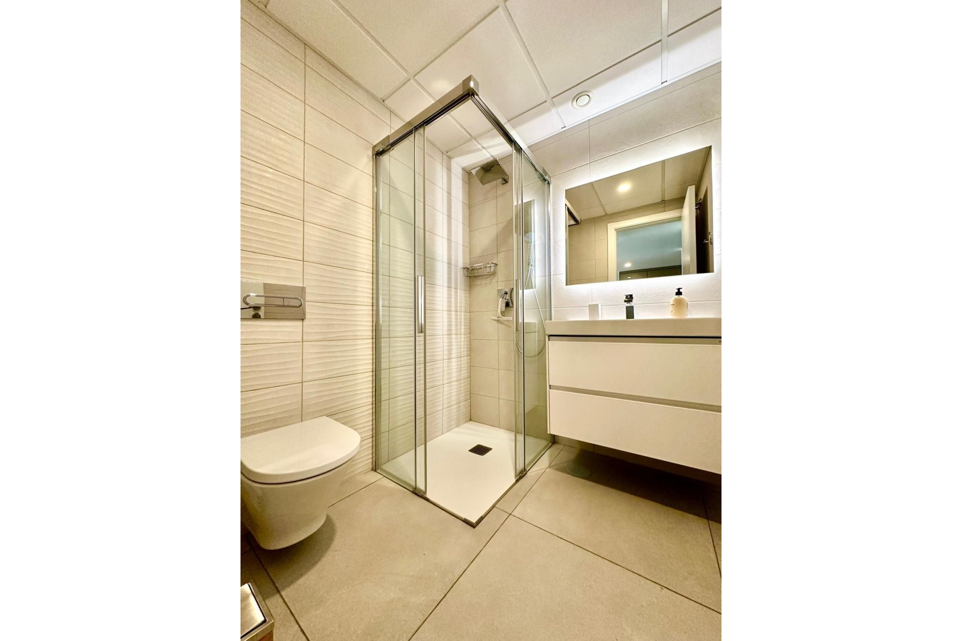 Resale - Ground floor apartment - Marbella - Elviria