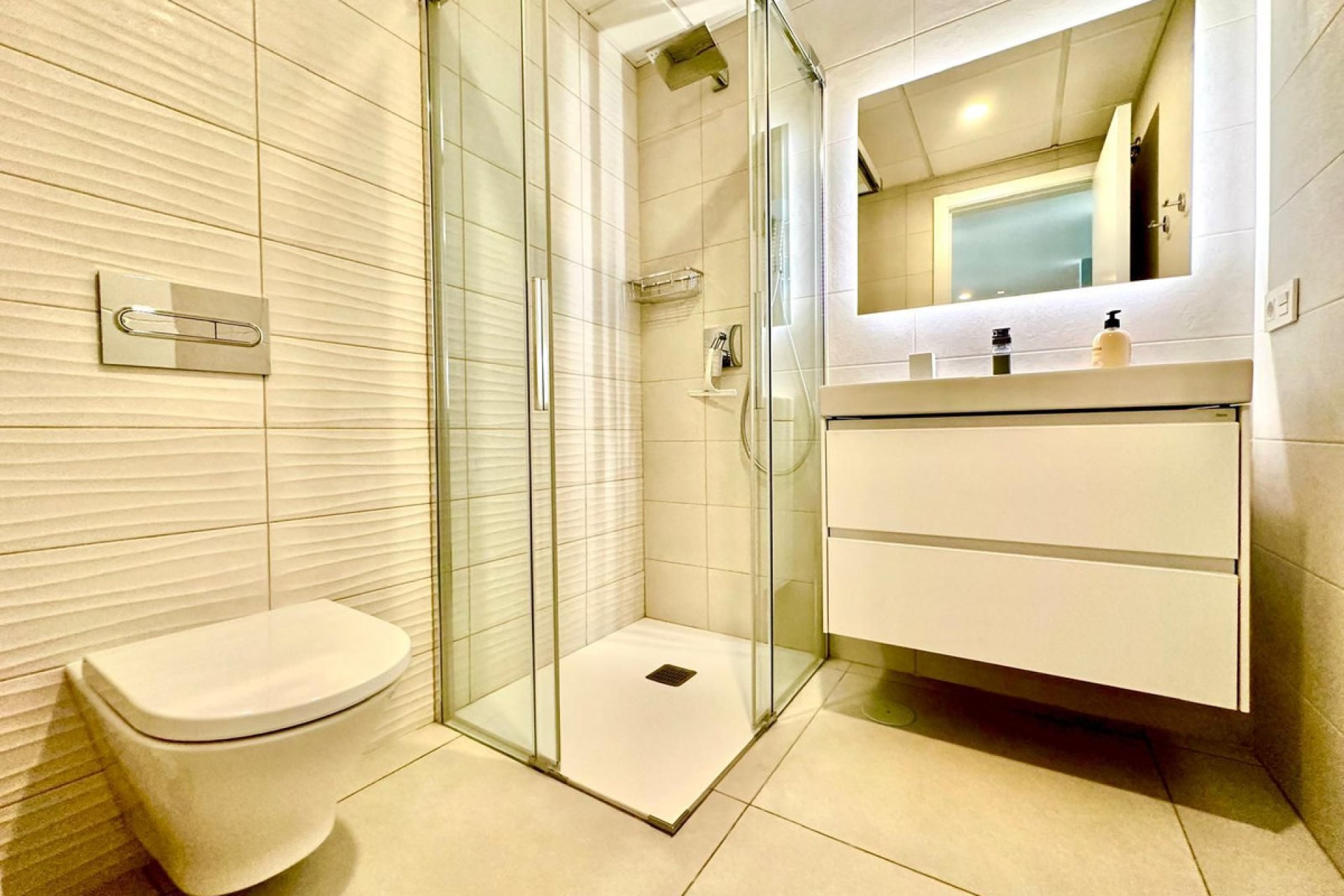 Resale - Ground floor apartment - Marbella - Elviria