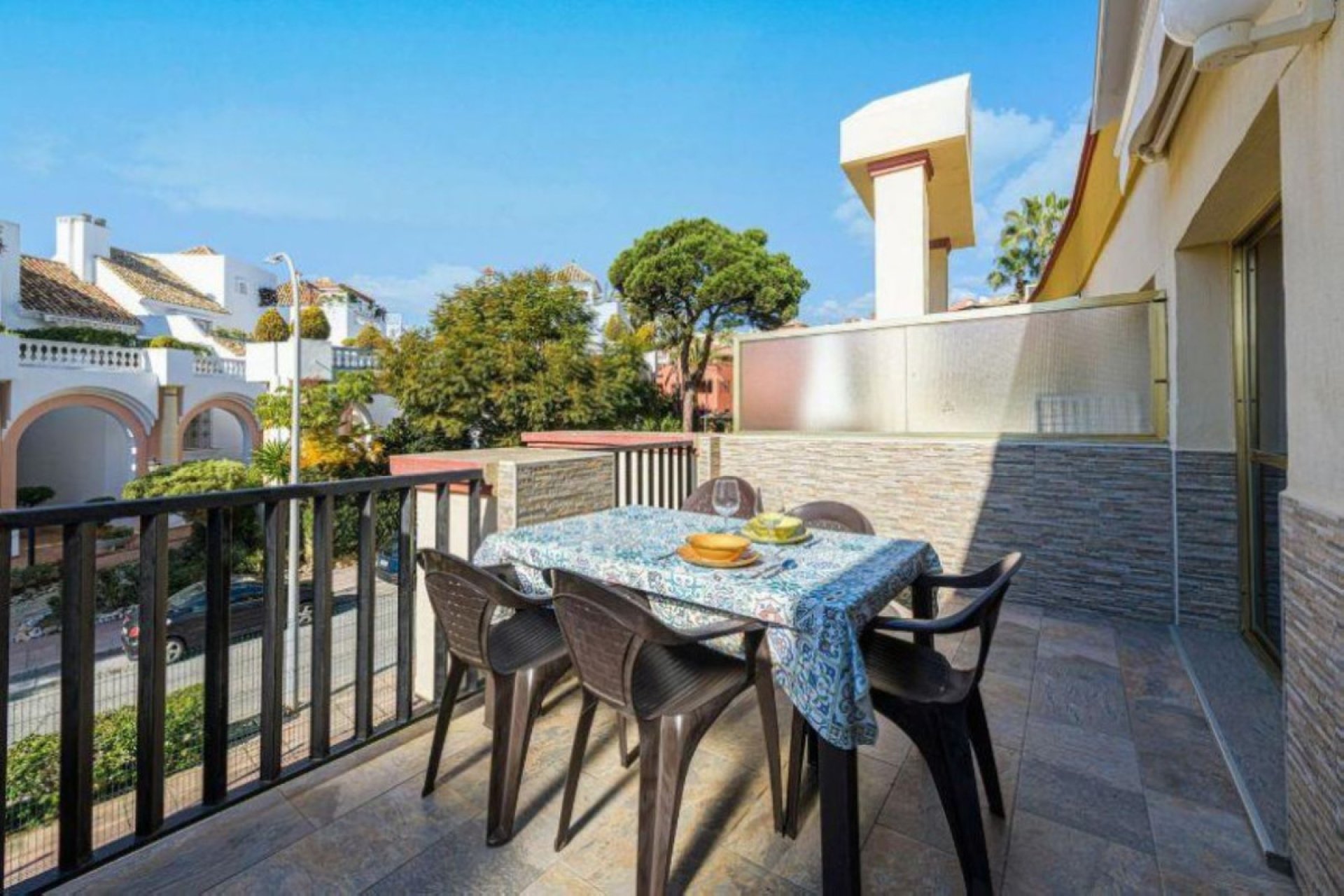 Resale - Ground floor apartment - Marbella - Elviria