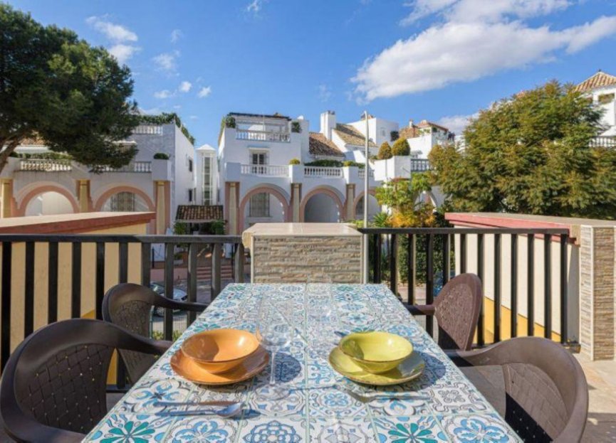 Resale - Ground floor apartment - Marbella - Elviria