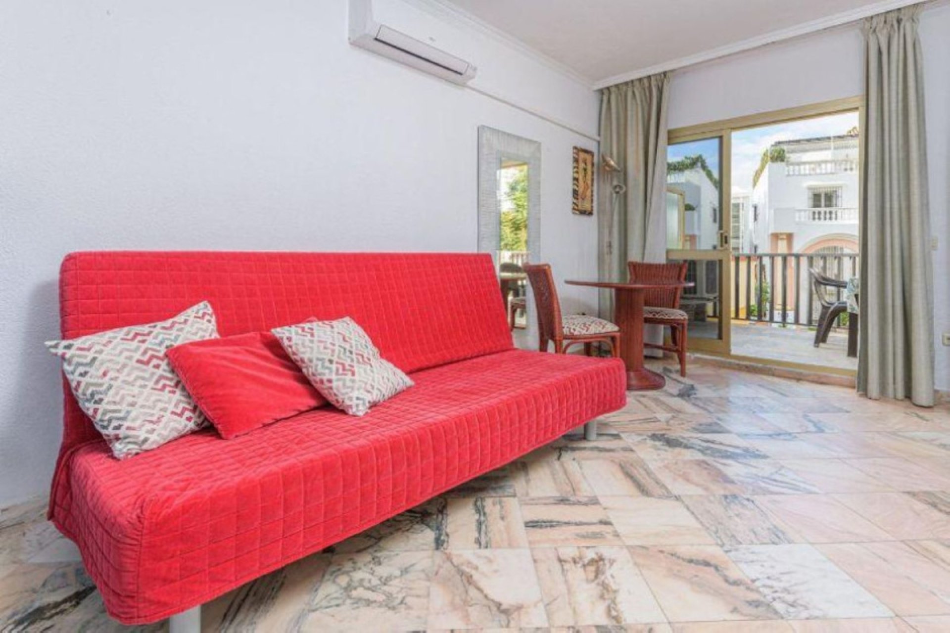 Resale - Ground floor apartment - Marbella - Elviria