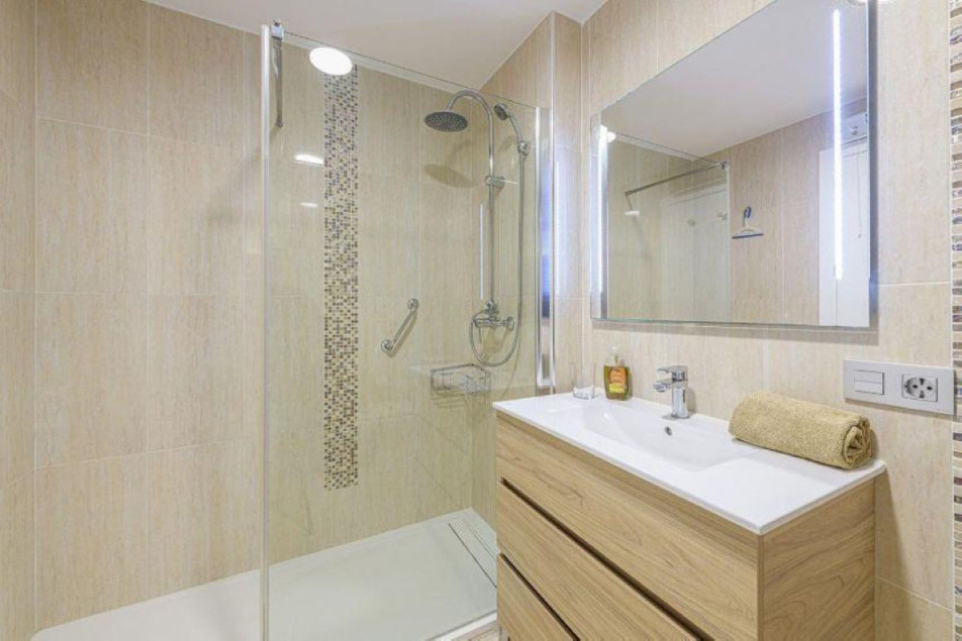 Resale - Ground floor apartment - Marbella - Elviria