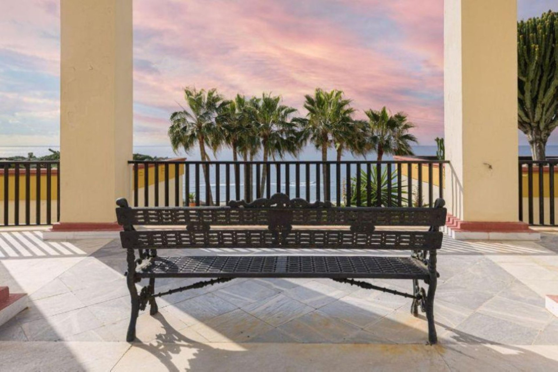 Resale - Ground floor apartment - Marbella - Elviria