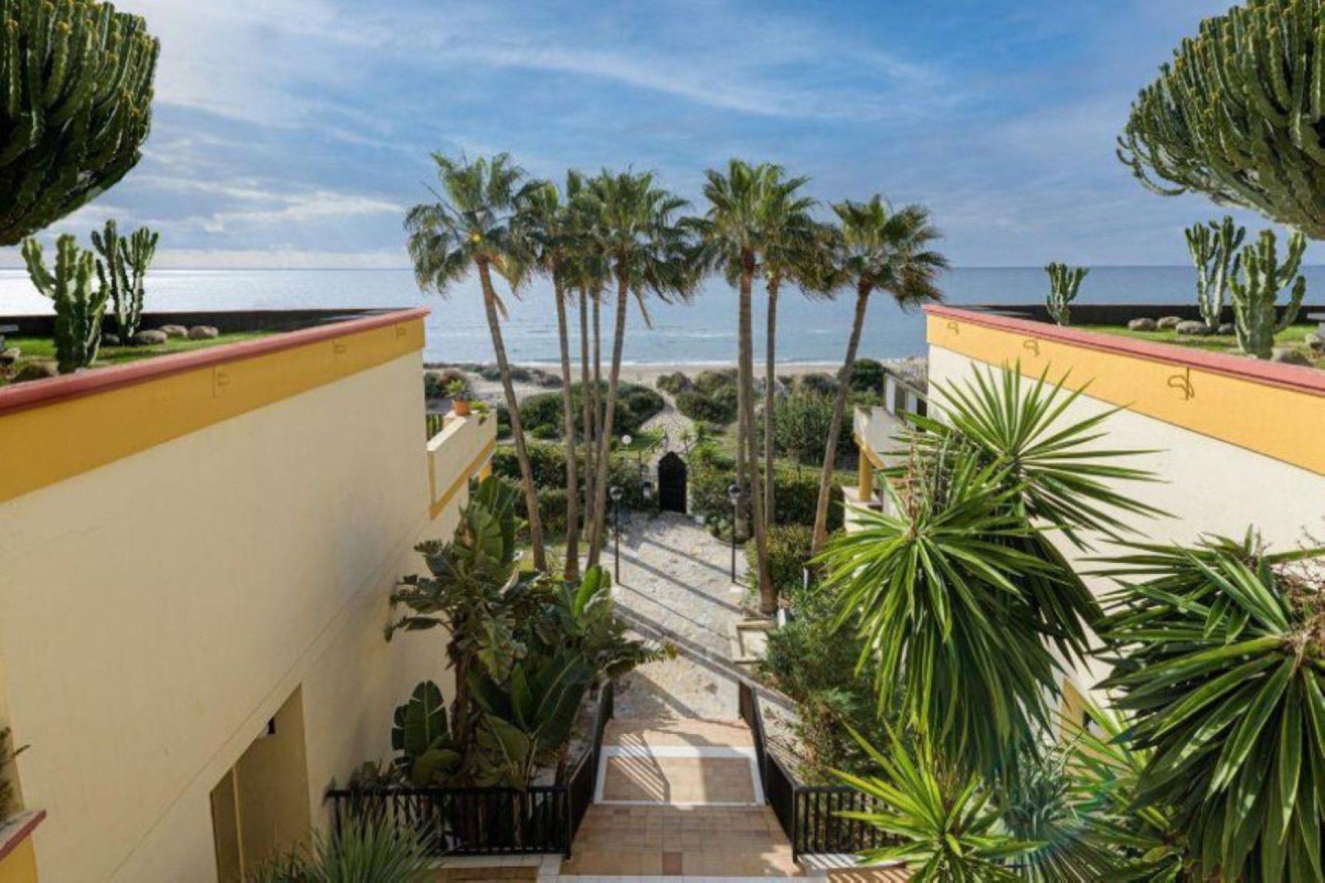 Resale - Ground floor apartment - Marbella - Elviria