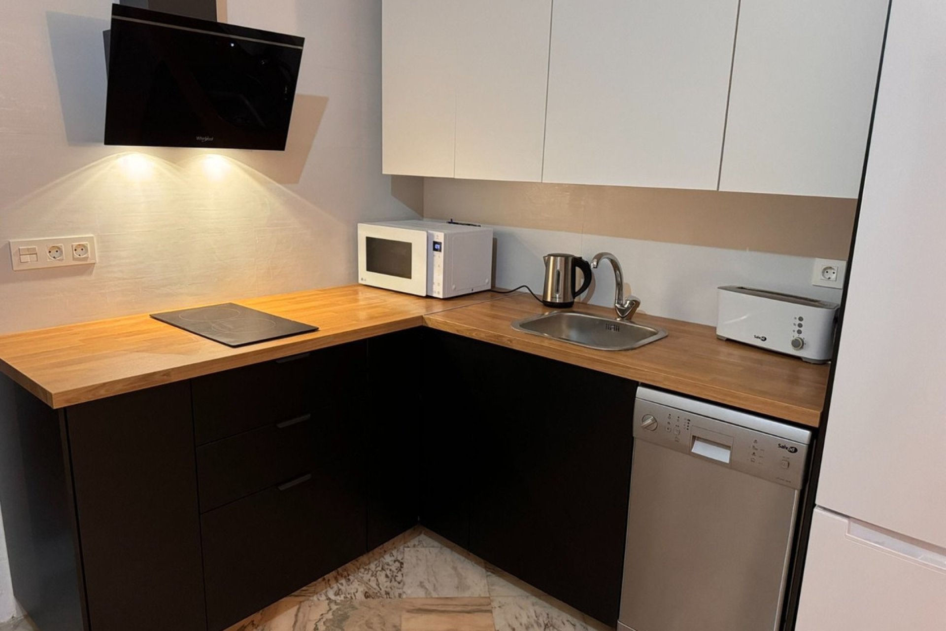 Resale - Ground floor apartment - Marbella - Elviria