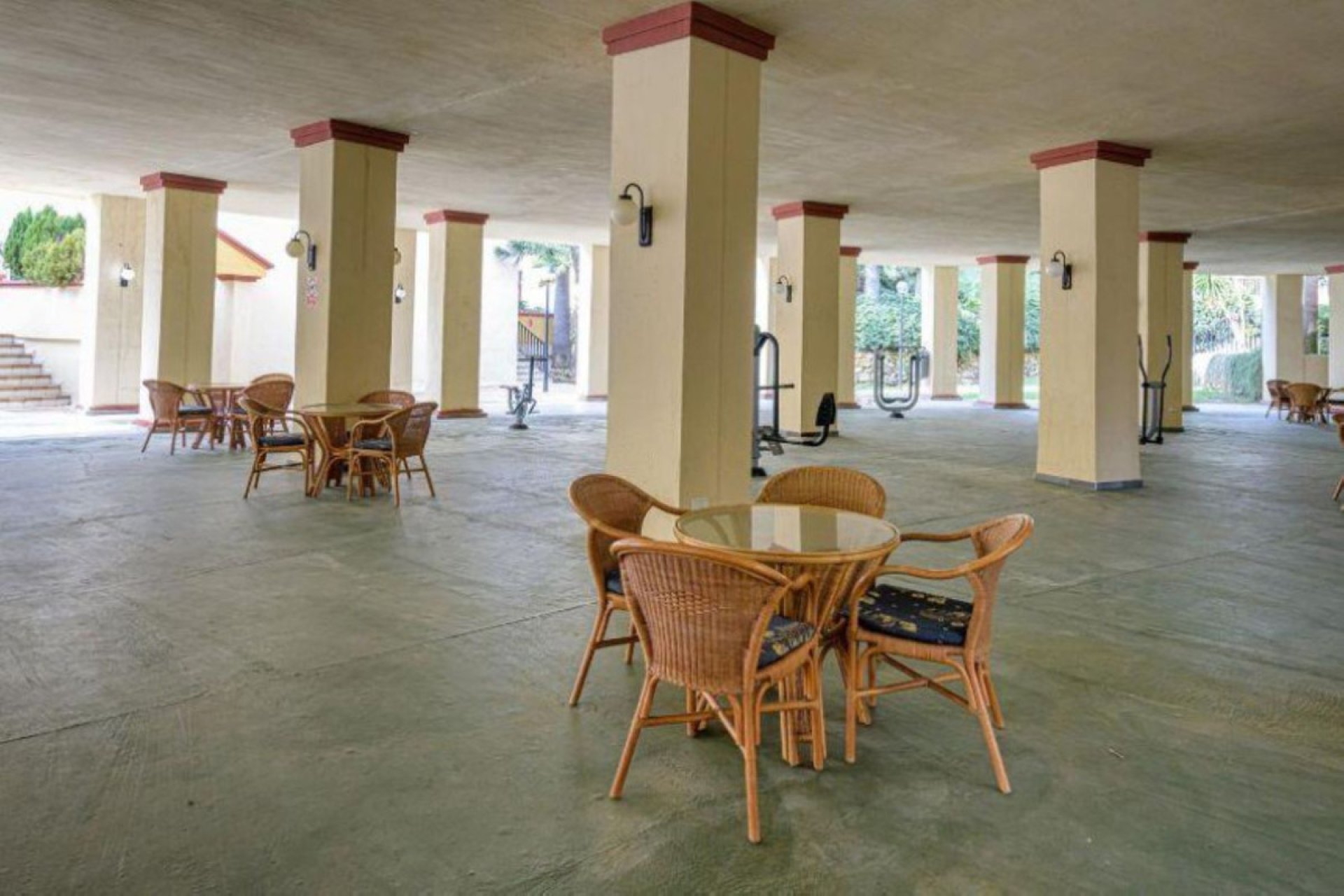 Resale - Ground floor apartment - Marbella - Elviria