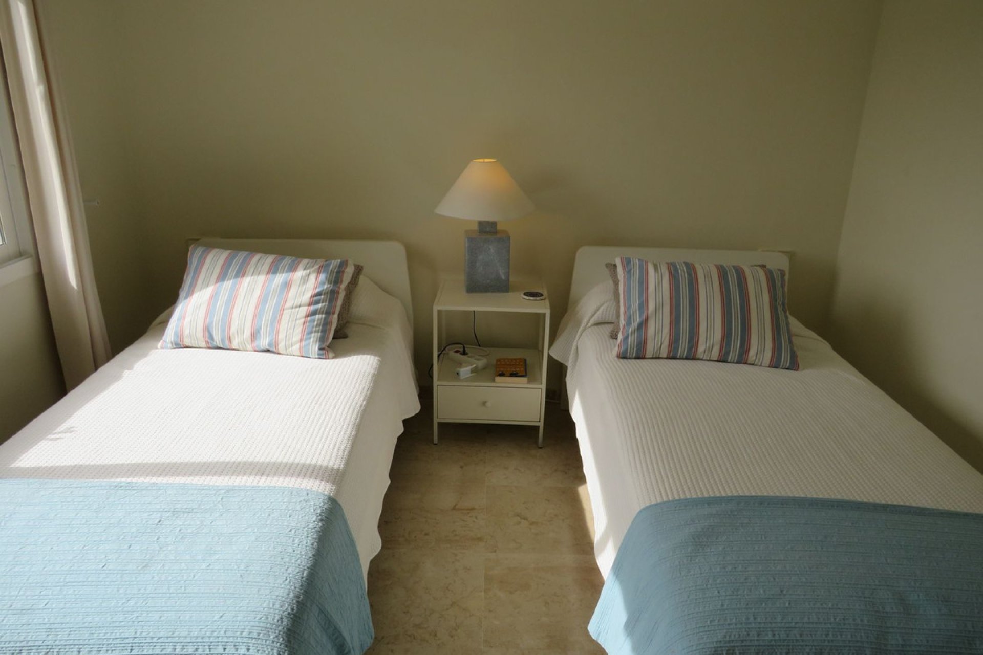 Resale - Ground floor apartment - Marbella - Elviria