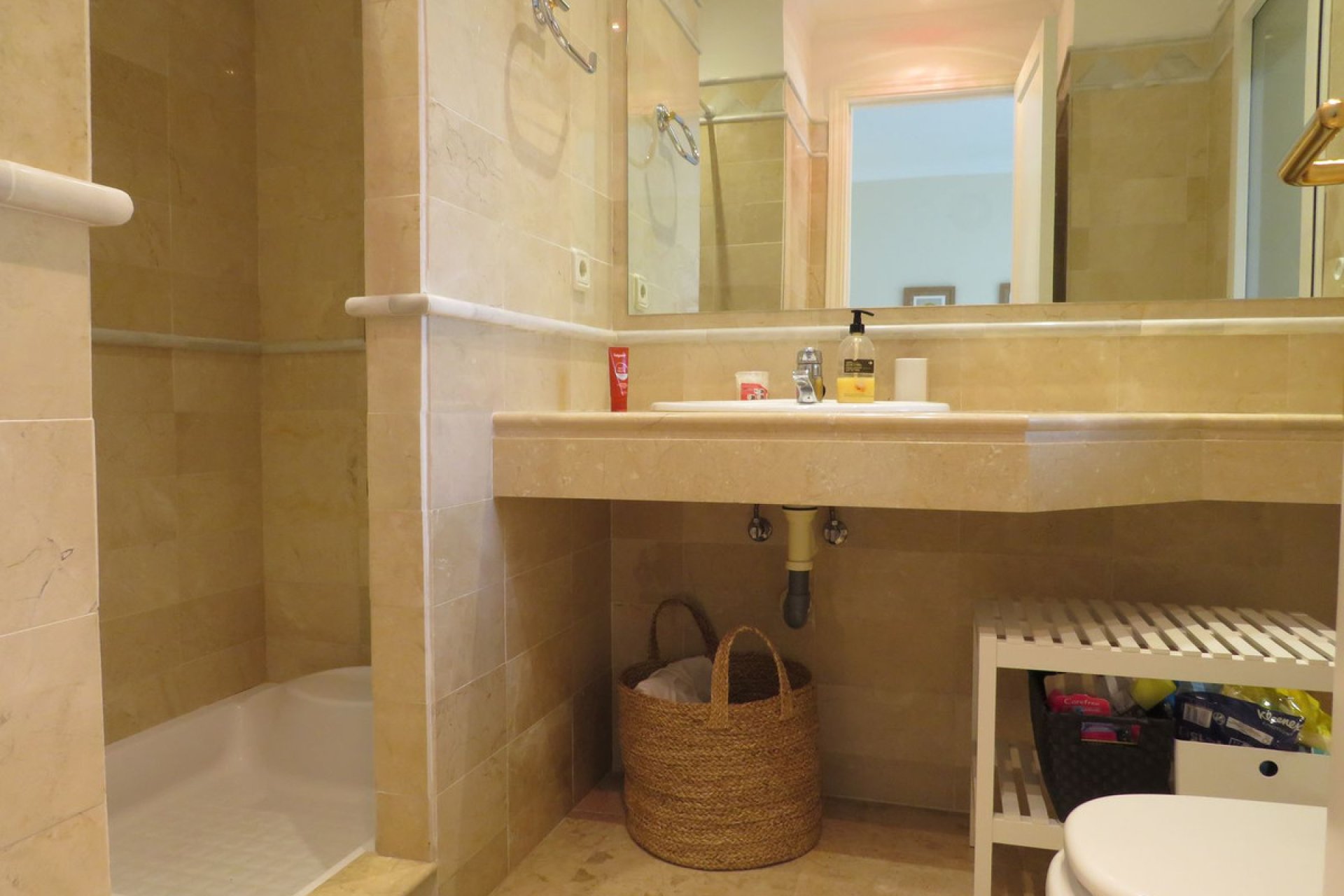 Resale - Ground floor apartment - Marbella - Elviria