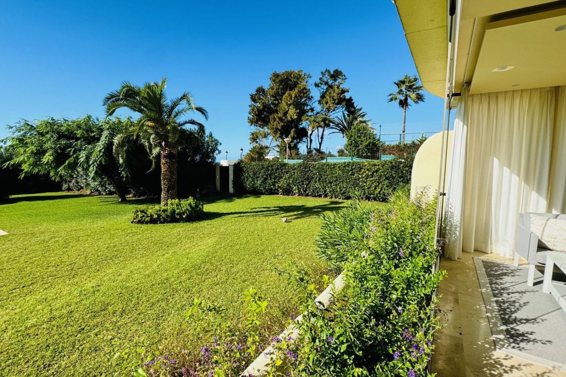 Resale - Ground floor apartment - Marbella - Elviria