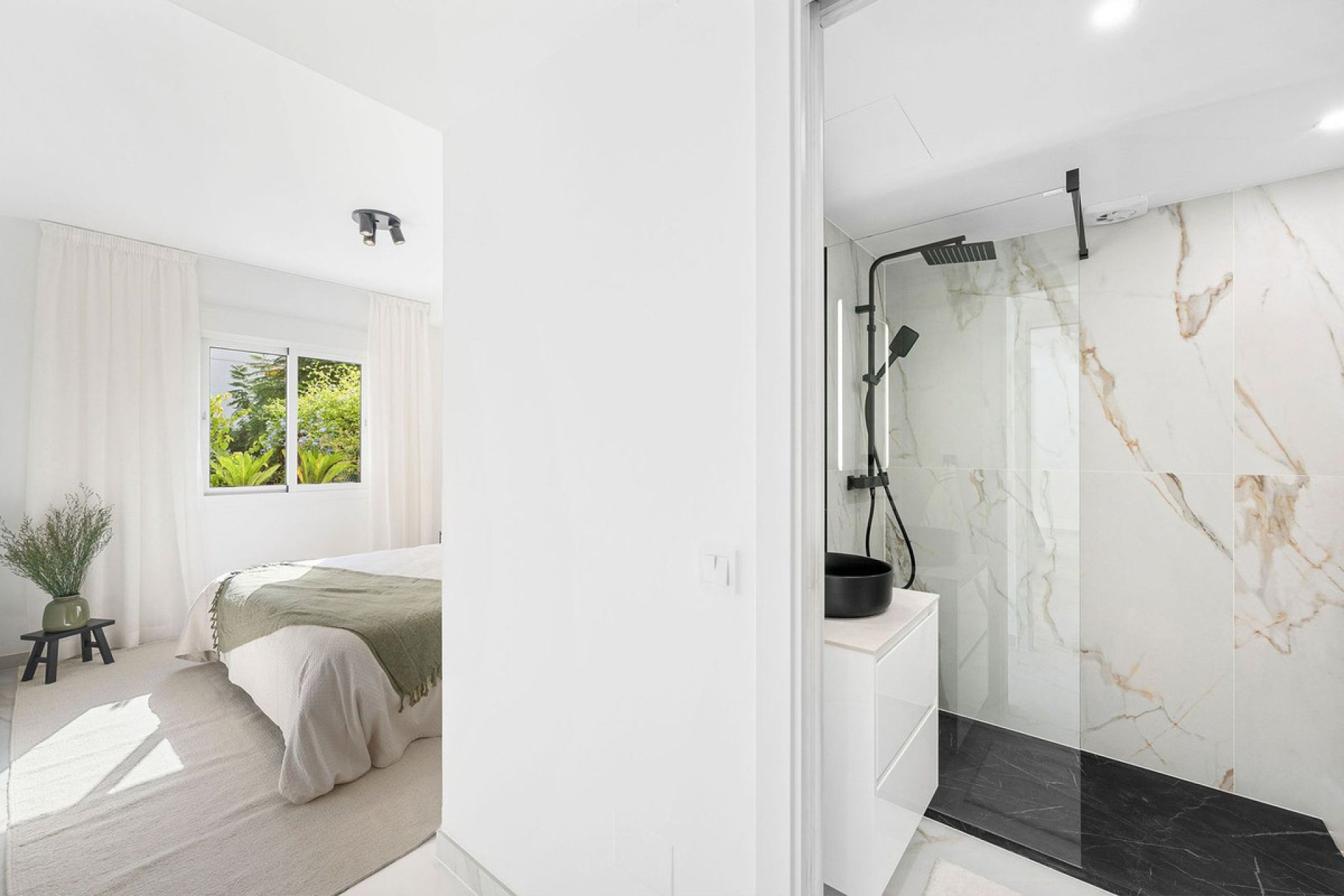 Resale - Ground floor apartment - Marbella - Guadalmina Baja