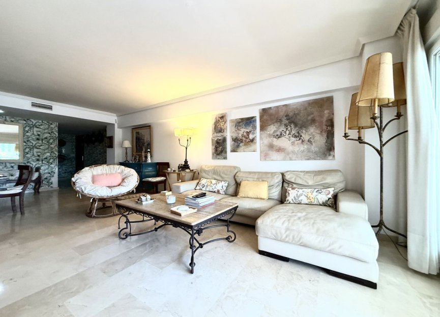 Resale - Ground floor apartment - Marbella - Guadalmina Baja