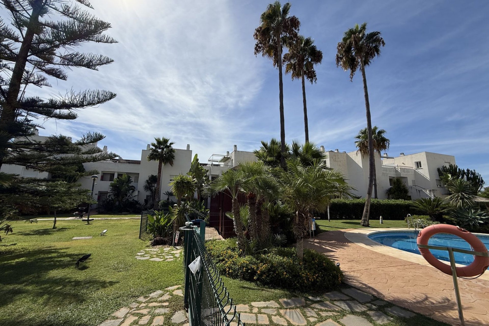 Resale - Ground floor apartment - Marbella - Guadalmina Baja