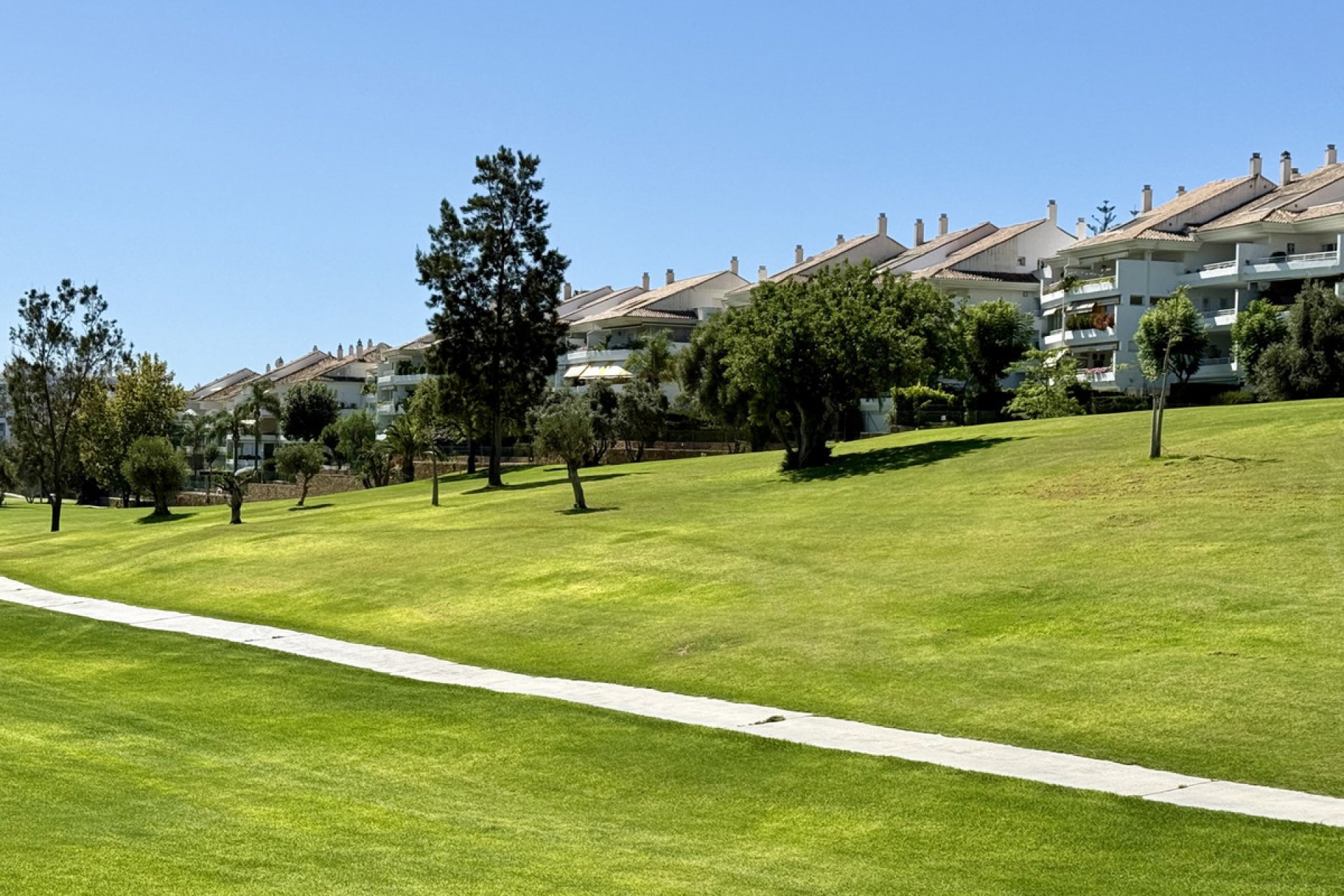 Resale - Ground floor apartment - Marbella - Guadalmina Baja