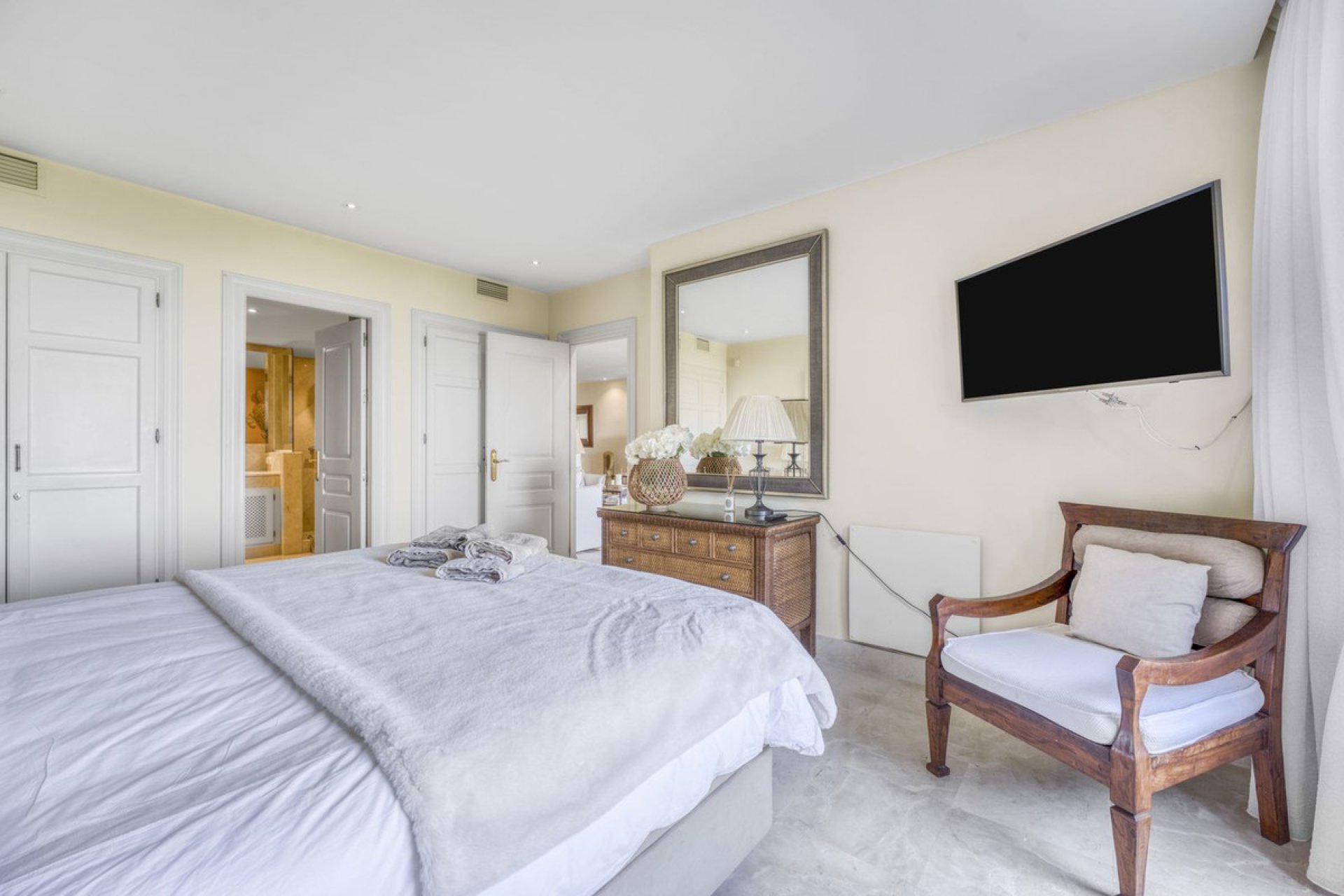 Resale - Ground floor apartment - Marbella - La Mairena