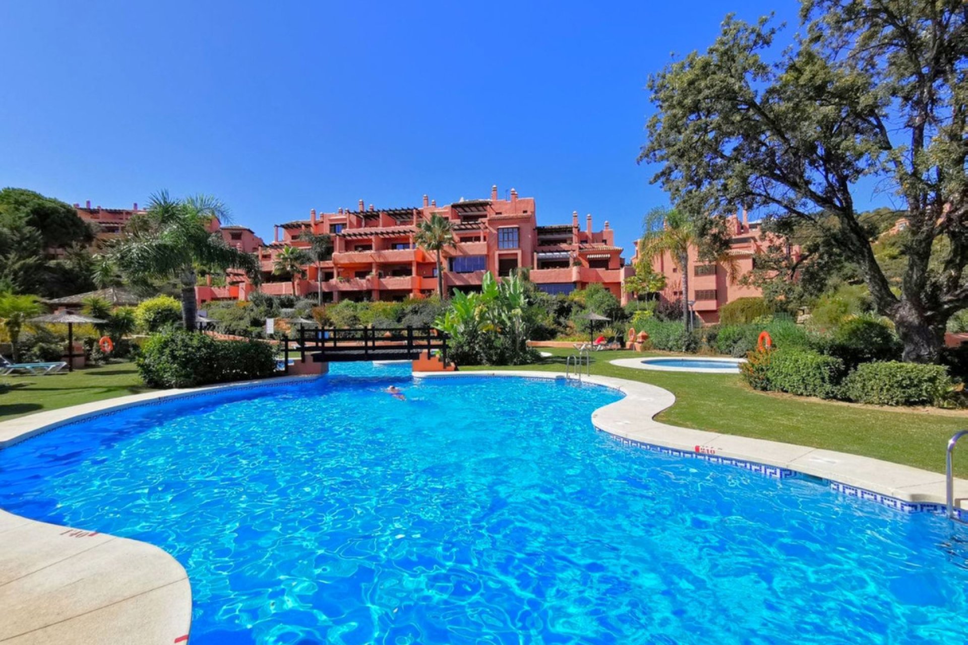 Resale - Ground floor apartment - Marbella - La Mairena