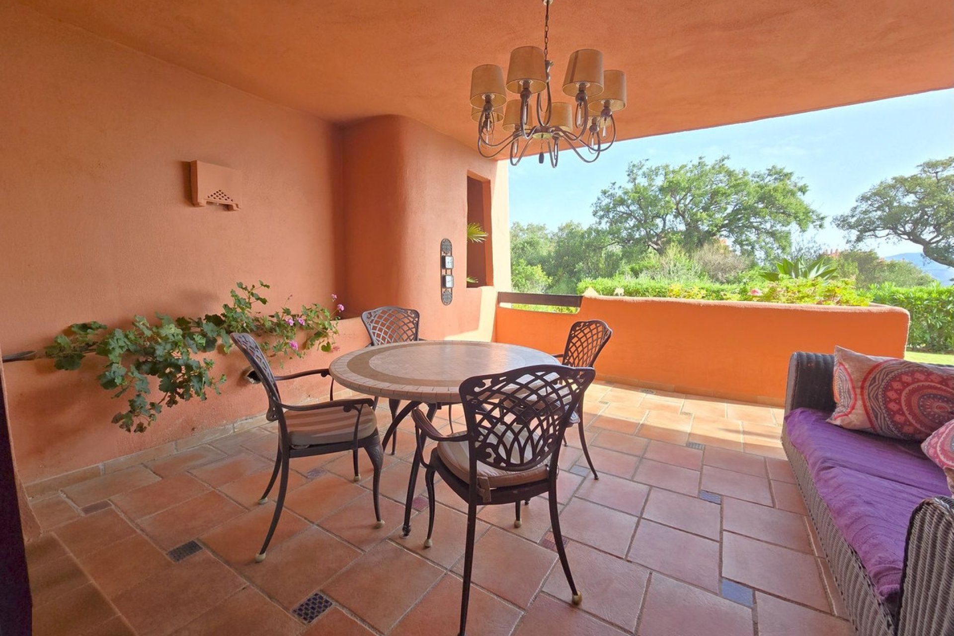 Resale - Ground floor apartment - Marbella - La Mairena